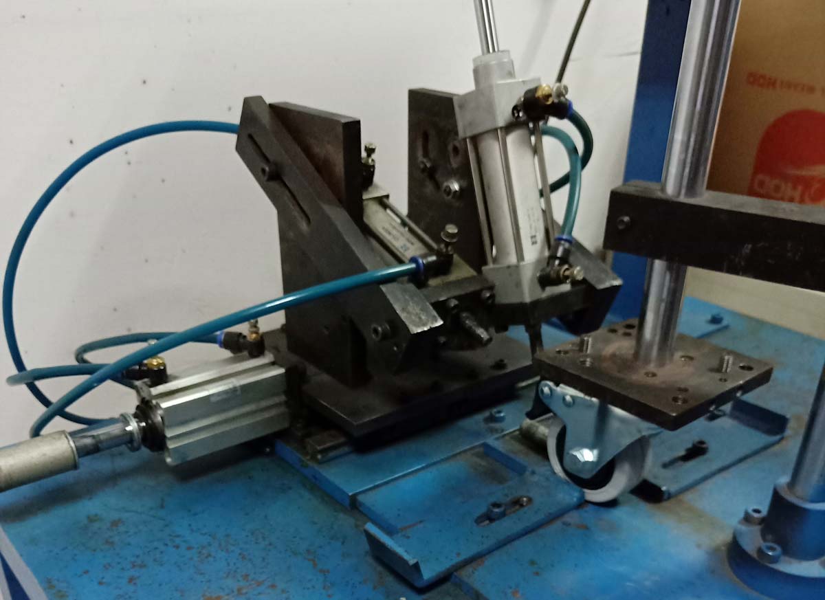 腳（jiǎo）輪行走測（cè）試儀