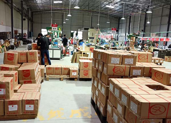 什麽設備上需要萬向（xiàng）腳輪